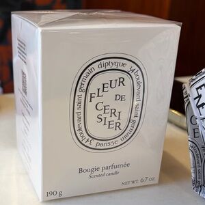 Diptyque Cherry Blossom candle 190g DIPTYQUE fleur de cerisier CLASSIC CANDLE